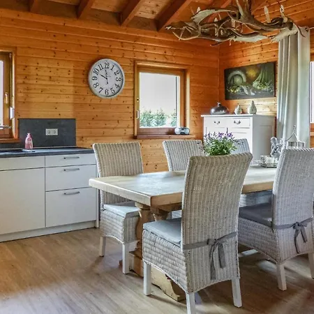 בית נופש 4 Bedroom Cozy In